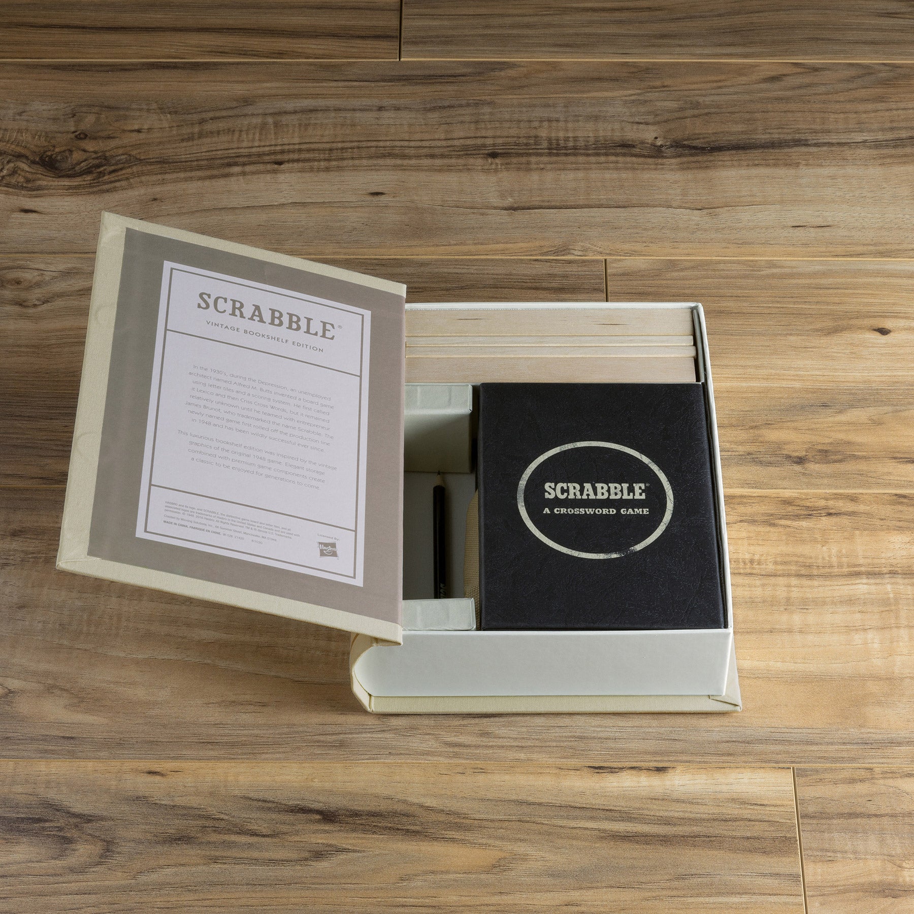 Scrabble Vintage Bookshelf Edition – Open Book View